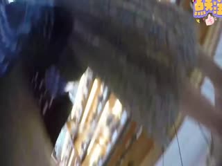 [偷拍] @!超市尾随-狂拍！年轻= 美女裙底春光全泄露